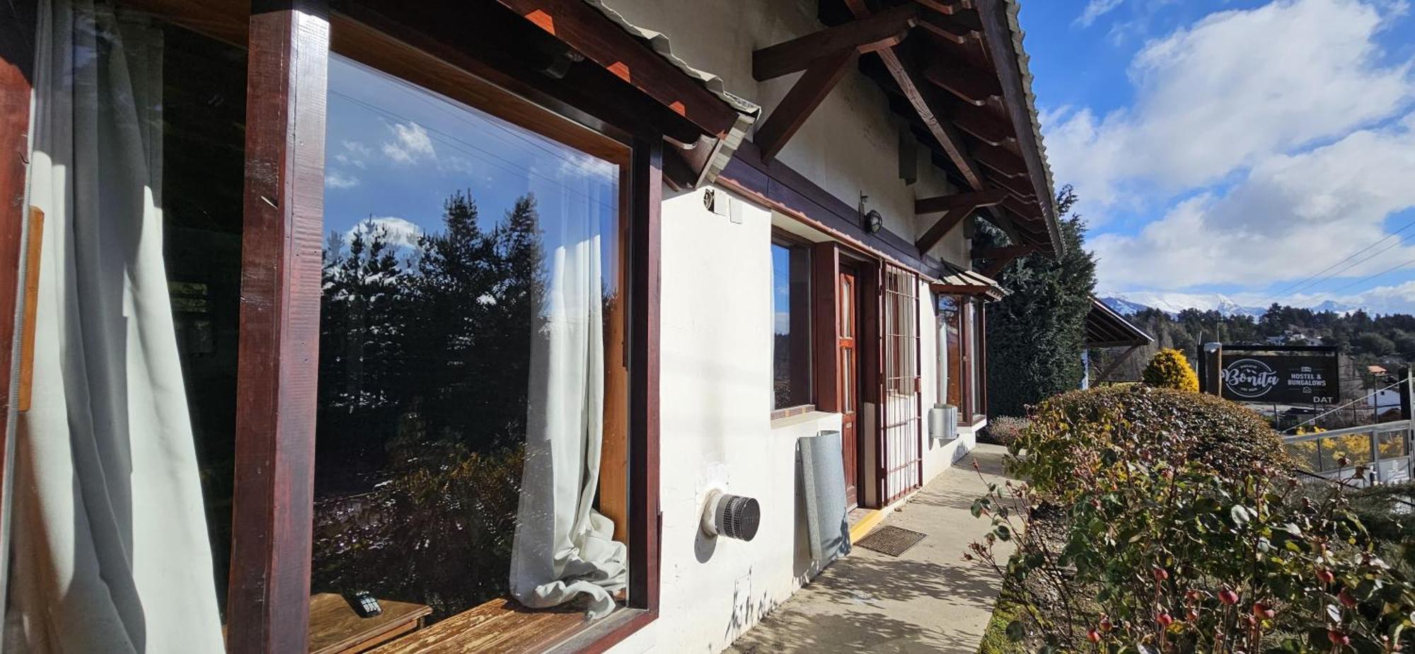 Bonita Lake House - Hostel & Bungalows Bariloche Buitenkant foto